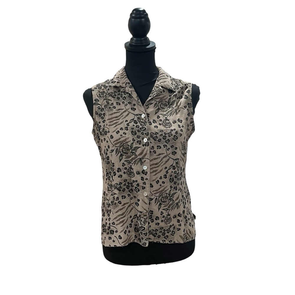 Sleeveless button down blouse. Lightweight. Sz M. Perfect alone or w/cardigan - Picture 1 of 12